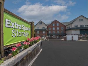 Extra Space Storage - 7525 - Saugus - Central St