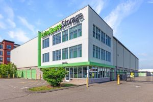 Extra Space Storage - 7570 - North Haven - Washington Ave