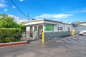 Extra Space Storage - 7640 - Albany - Central Ave