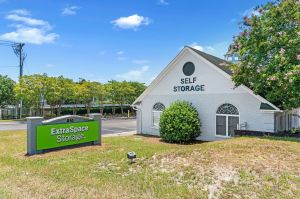 Extra Space Storage - 7656 - Columbia - Sparkleberry Lane