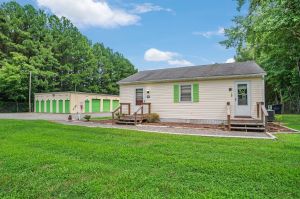 Extra Space Storage - 7668 - White Stone - Mary Ball Rd