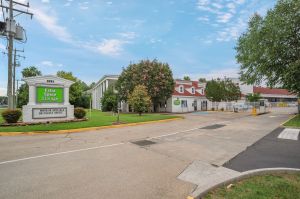 Extra Space Storage - 7692 - Midlothian - Huguenot Road