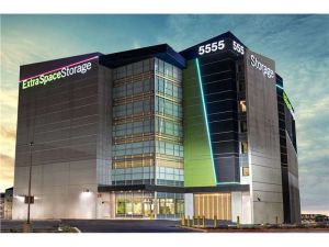 Extra Space Storage - 7738 - Los Angeles - Manchester Ave