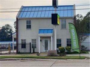 Extra Space Storage - 7769 - Denham Springs - Range Ave