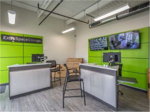 Extra Space Storage - 7793 - Hamilton - Fairgrove Ave