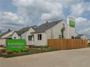 Extra Space Storage - 0190 - Lincoln Park - London St