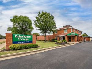 Extra Space Storage - 0382 - Collierville - W Poplar Ave