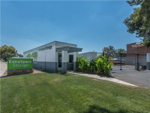Extra Space Storage - 0517 - Tempe - E Southshore Dr