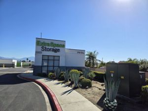 Extra Space Storage - 8336 - Rialto - S Riverside Ave