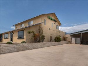 Extra Space Storage - 8527 - Hesperia - Walnut Street