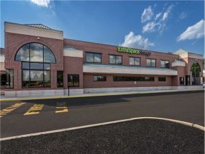 Extra Space Storage - 8945 - Chalfont - 505 W Butler Ave