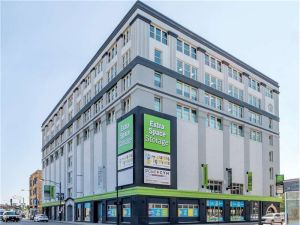Extra Space Storage - 7013 - Chicago - W Jackson Blvd