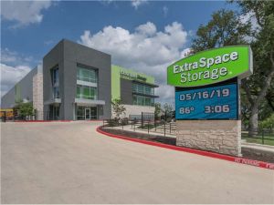 Extra Space Storage - 8848 - San Antonio - Bandera Rd