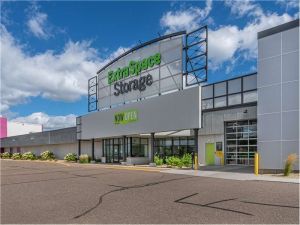 Extra Space Storage - 7229 - Roseville - Hwy 36 W