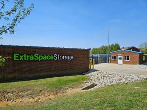 Extra Space Storage - 2044 - Mount Washington - Louise Way