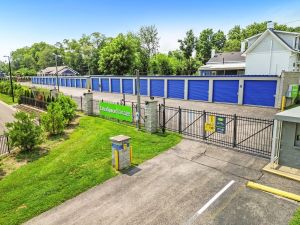 Extra Space Storage - 2107 - Charlestown - Market St