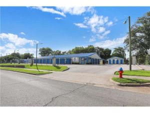 Extra Space Storage - 2172 - Mount Carmel - 3rd St