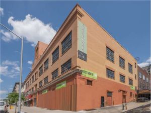 Extra Space Storage - 8886 - New York - Broadway