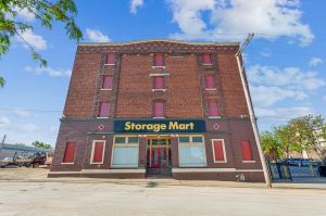 StorageMart - E 8th St