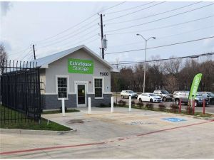 Extra Space Storage - 2064 - Dallas - Lake June Rd