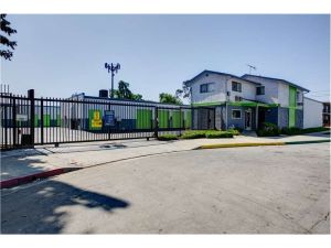 Extra Space Storage - 1483 - Long Beach - E Artesia Blvd