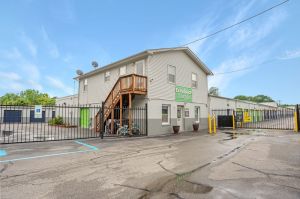 Extra Space Storage - 7669 - Williamsburg - Mooretown Road