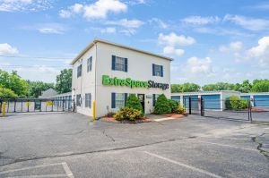 Extra Space Storage - 7695 - Wilbraham - 2535 Boston Road - Annex