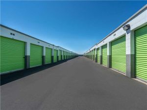 Extra Space Storage - 1489 - Victorville - Yates Rd