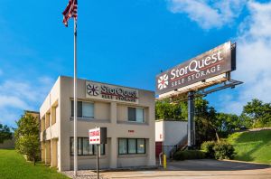 StorQuest - Arlington / Division