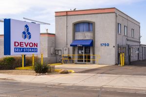 Devon Self Storage - 9247 - COUNTRY CLUB DR