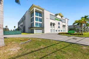 Extra Space Storage - 6382 - Pembroke Park - W Hallandale Beach Blvd