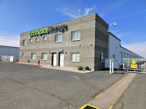 Extra Space Storage - 6610 - West Haven - 1900 W