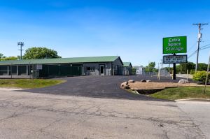Extra Space Storage - 6698 - Beach Park - N Lewis Ave