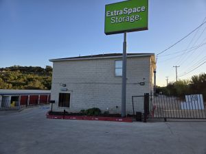 Extra Space Storage - 2238 - San Antonio - 27904 US Highway 281 N