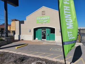 Extra Space Storage - 2243 - San Antonio - 10835 N Interstate 35
