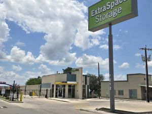 Extra Space Storage - 2220 - Leon Valley - Bandera Rd