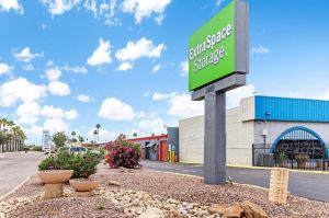 Extra Space Storage - 6639 - Peoria - W Grand Ave