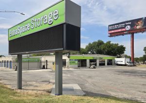 Extra Space Storage - 6758 - Austin - 11712 N Lamar Blvd