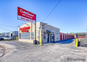 CubeSmart Self Storage - 2381 East Highway 71 - TX