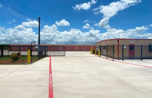 Storage King USA - 100 - Rosharon, TX - 10223 FM 521