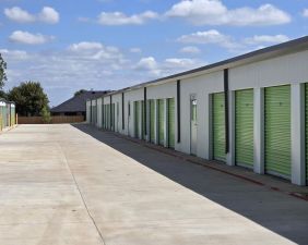 Extra Space Storage - 6923 - Moore - S Santa Fe Ave