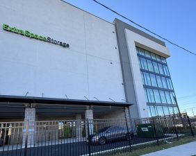 Extra Space Storage - 6080 - Elizabeth - Division St