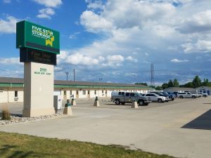 Five Star Storage - Five Star Storage - 2111 Main
