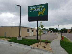 Five Star Storage - Five Star Storage - 27th Ave