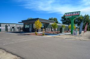 Stor-It Self Storage - Kings Road Location