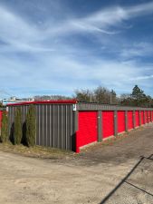 Lily's Lockers Lexington - Self Storage