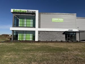 Extra Space Storage - 5091 - Waxahachie - Brown St