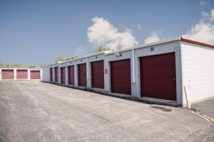 10 Federal Storage - Farnsworth Ave