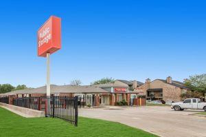 Public Storage - Dallas - 8600 Spring Valley Rd