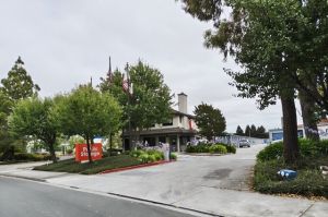 Public Storage - Rohnert Park - 6100 State Farm Dr